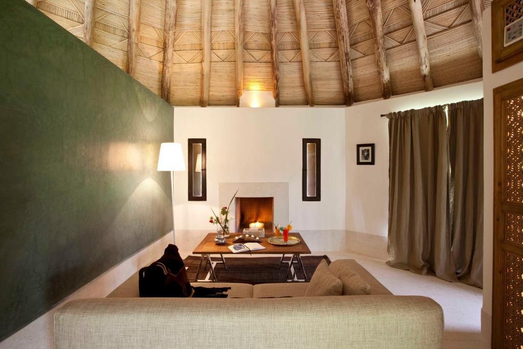 Hotel Les Cinq Djellabas Douar Caïd Layadi 外观 照片